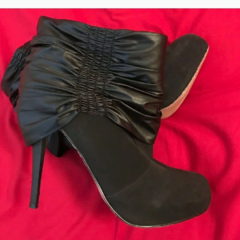 Suede and leather booties